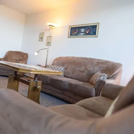 Apartment 193 Id 290 *